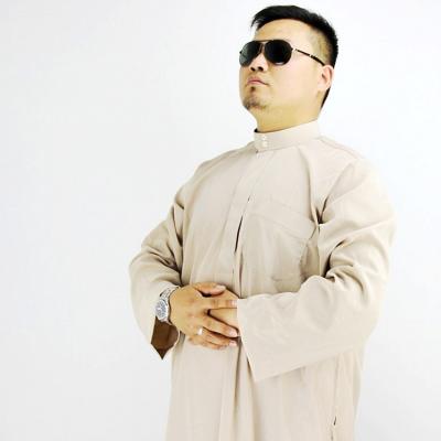 China Spinning Polyester Blended/Cotton Muslim Clothing Newest Designs Dubai Muslim Men Dress Solid Color Islamic Muslim Clothing Men Long Prayer Robe Men Clothing for sale