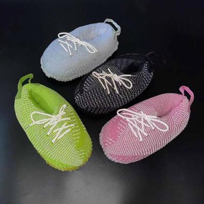 China Custom indoor slippers fashion sneaker men house indoor shoes plush yeezy sneaker slippers for sale