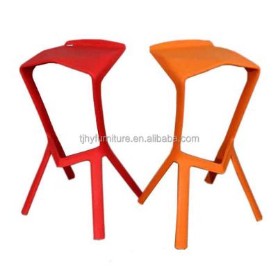 China Contemporary Western PP Barstool Modern Black Plastic Bar Stools Bar Chairs China for sale