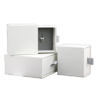 China high quality cardboard plain box with ribbon outsie and sponge inside for collier packaging for sale