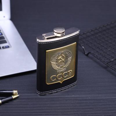 China Modern flask 6 or 8 oz jug stainless steel hip flask wholesale outdoor portable leather alcohol hip flask for sale