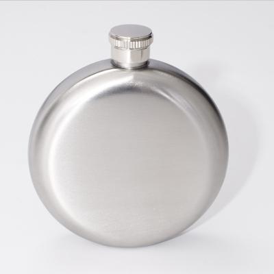 China Drinking personalized 5 oz round pocket liquor liquor whiskey vodka flask for men and women gift for sale