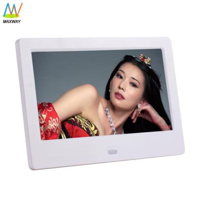 China The Thinnest Plastic Vesa Wall Hanging The Thinnest Digital Clock Photo White 7 Inch With Motion Sensor for sale