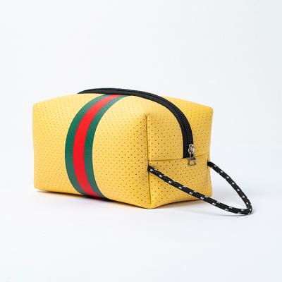 China Custom Logo Dongguan High Quality Neoprene Pouch Bag Custom Wholesale Zipper Women Small Portable Cosmetics Bag for sale