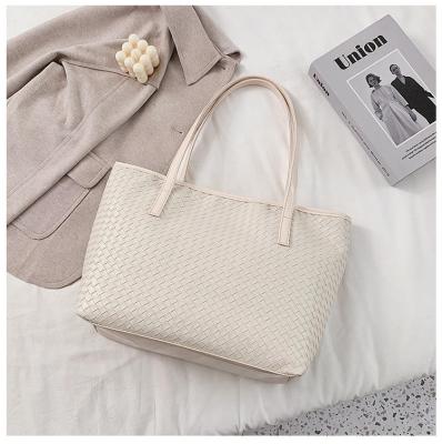 China Other Luxury RU Beach Bag New Arrival Women Shoulder Tote Bag Fashion PU Leather Woven Women's Tote Bags for sale