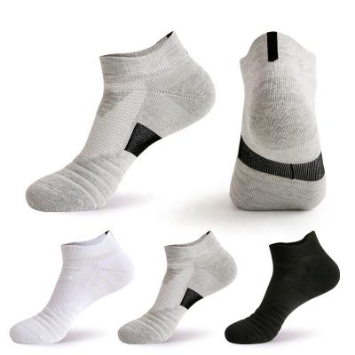 China Breathable Professional Compression Sports Men Running Athletic Socks Fitness Boat Socks for sale