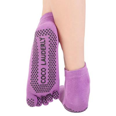 China QUICK DRY Wholesale Ankle Stocking Cut Out Anti Slip Five Finger Yoga Socks for sale