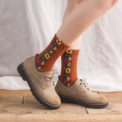 China Retro Women's Summer Fashion Crew Socks Antibacterial Cotton Flower Tube Socks for sale