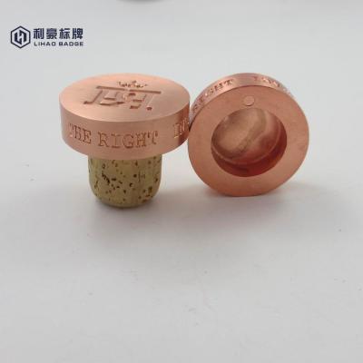 China Non-Refillable Custom Logo Zinc Alloy Bottle Closures With Natural Corks for sale