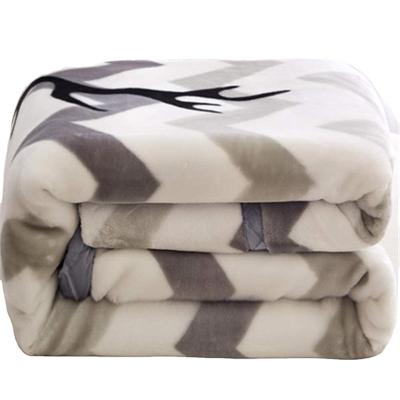 China Pill knitted polyester flannel fleece fabric rolls extra soft warm plush lightwight shear fabric for blanket for sale