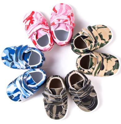 China Lovely Deodorization Baby Shoes Wholesale Camouflage Canvas Baby Walking Shoes 2021 for sale