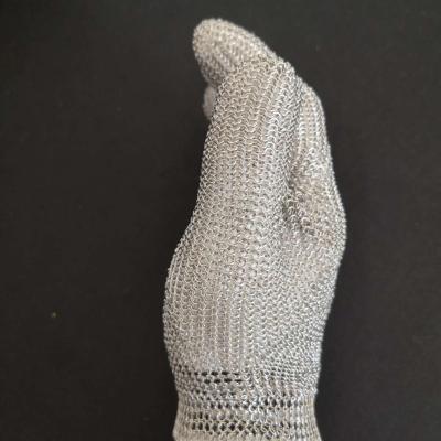 China Affordable Anti-cutting Gloves and Good Quality Stainless Steel Chainmail Glove for sale