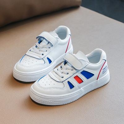 China Cheap Kid's Breathable Shoes Wholesale Latest Lightweight Comfortable Anti Slip White Leather Soft Sole Children's Sports Casual Shoes for sale