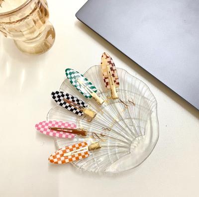 China Central Statistical Institute Korean Version Hot Selling Checkerboard Acetate Sheet Hits Hairpin Non-marking Metal Platypus Clip for sale