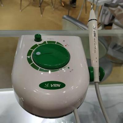 China Scaler ultrassônico dental que escala Perio com Handpiece destacável à venda