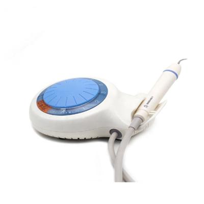 China Scaler ultrassônico dental multifuncional que limpa a máquina dental do Scaler à venda