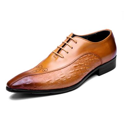 China Fashion British Anti-slippery Groom Banquet Brogue Brogue Men's Cowhide Leather Business Men's Shoes for sale