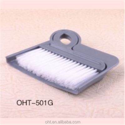 China Small flat plastic table cleaning hand dustpan and dustpan for table for sale