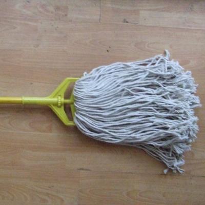 China Sustainable Recycled Floor Cleaning Mop Clip For School for sale