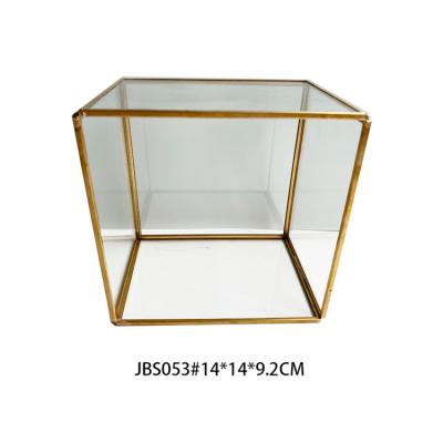 China Promotional Price Modern Jewelry Display and Organizer Glass Air Plant or Plant Kit Geometric Terrarium Gold Wedding for sale