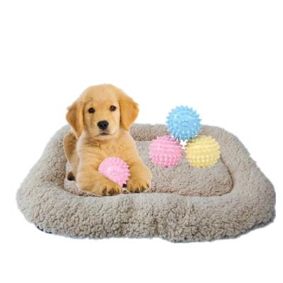 China Manufacturer Wholesale Ultra Soft Washable Faux Fur Pet Beds Warm Cozy Lay Down Square Pet Bed For Dogs Cats for sale