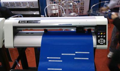 China 1-500 times 740mm 1300mm sticker cutting machine / vinyl plotting plotter 1600mm compatible with Mac for sale