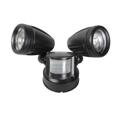 China Good Quality Indoor and Outdoor Good Quality Double Two Twins Security Headlight RCM SAA Motion Sensor Infraread Security Head Light for sale