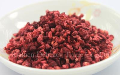 China Freeze Dried Raspberry Pieces Lyophilized Fruits Granules Bulk in Baking for sale