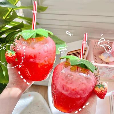 China Flower Cute Strawberry Water Bottle 500ml Summer Cartoon Milk Tea Straw Plastic Cup with Lid Outdoor Home Lovely Girl Drinkware for sale