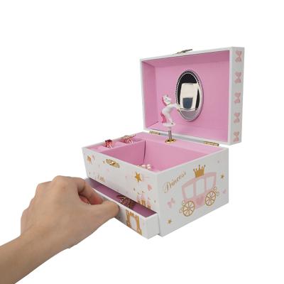 China Custom Handmade Rotating Gifts Birthday Gift Christmas Musical Box Hand Split Wood Jewelry Box Wholesale for sale