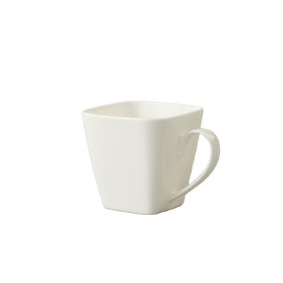 China Auratic Sustainable Wholesale Minimalist Coffee Drinkware One Person Use Christmas White Porcelain Ceramic Mug for sale