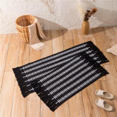 China Factory direct supply washable modern style black blanket with tassels geometric pattern rug for sale