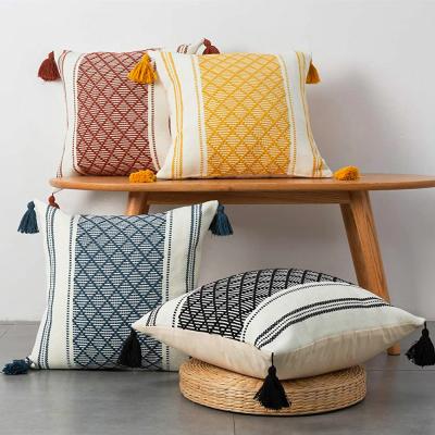 China Factory sale portable modern custom cotton woven pillowcover sofa living room geometric zipper pillowcase for sale