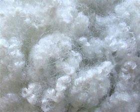 Chine Fibre de polyester teinte de Siliconized de cavité d'élongation des puces de Vierge à vendre