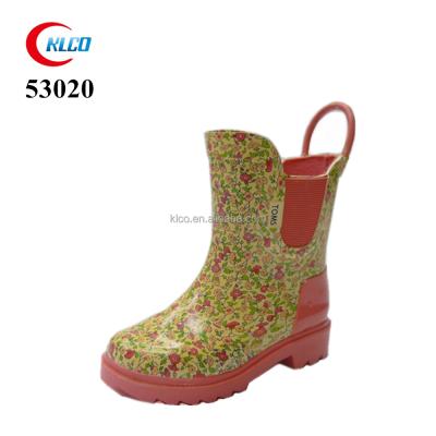 China OEM Floral Print Anti-slip Soft Rubber Girl's Fashion Trend Child's Fashion Shoes Rain Boots for sale