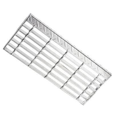 China Industrial Exterior Composite Galvanized Steel Metal Grating Stair Tread for sale