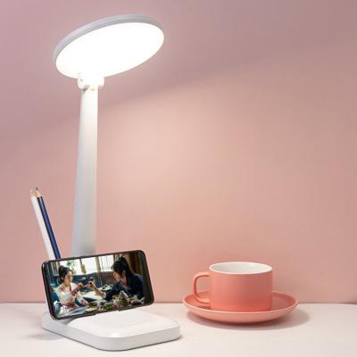 China Multifunctional eye care table lamp with pen holder rechargeable desk lamp led reading lamp Te koop