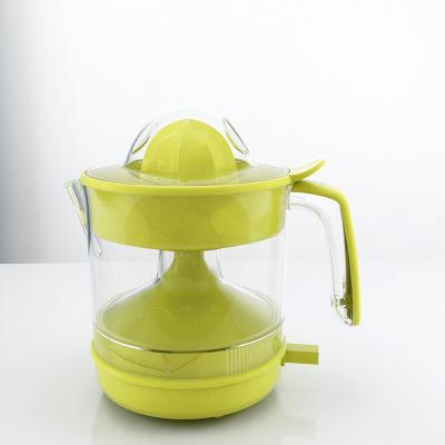 中国 Outdoor high quality mini supplies electric rechargeablehouseheld automatically low noise efficient kitchen juicer 販売のため