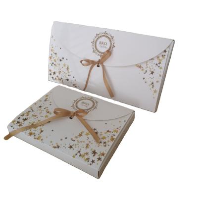 China Modern Luxury Wedding Keepsake Envelope Style Luxury Gift Box With Ribbon for sale