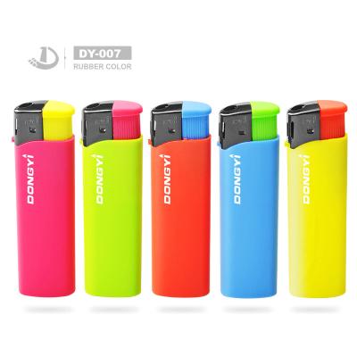 Китай Модель No DY-007 Dongyi Rubber Color Cigarette Electronic Lighter с пятицветным факелом продается