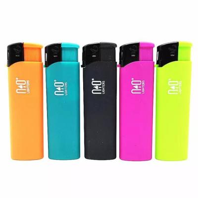 Chine Allumeur à gaz en plastique Dongyi avec logo douanier Allumeur de bougie électrique Briquet rechargeable à vendre