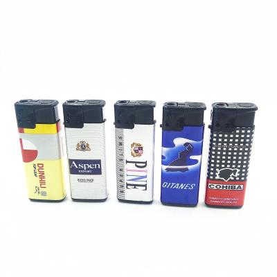 China Dongyi Classic EUR Style Windproof Gas Lighter DY-F007 para personalização como produto à venda