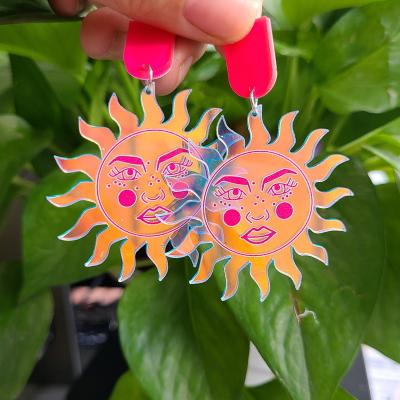 China FASHIONABLE 2022 Hot Selling Acrylic Earrings Women Shape Exaggerated Earrings Colorful Sun Face Earrings for sale