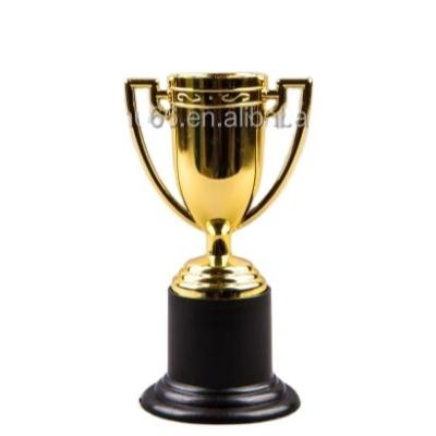 China TrophyCreative Small Children's Decorative Arts and Crafts Education 4 Inch Plastic Trophy Holder Plastic Trophy Award for sale