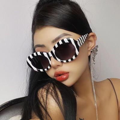 China DL Women's Retro Oval Custom Made Oversized Sunglasses New Design Oval Glass For Male River 2022 Men's Sun Glass for sale