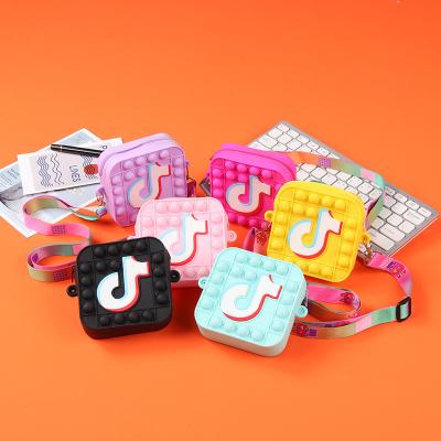 China Fashion Pop It Pop Bubbles It Toy Rainbow Coin Purse Wallet Dimple Crossbody Bag ladies silica bag simple for girls for sale