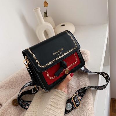 China 2020 New Fashion Retro Niche Bag PU Small Shoulder Bag Female Trendy Wide Band Handbags Color Blow Square Messenger Bag Small for sale