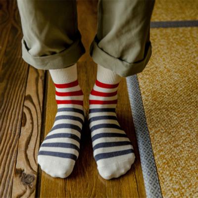 China Factory Direct Selling Custom Logo Socks Men Striped Cotton Breathable Socks for sale