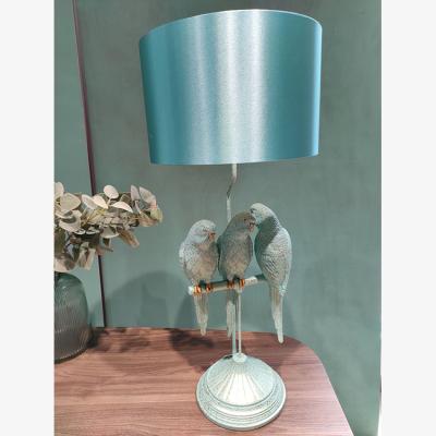 China Modern Wholesale Custom Resin Parrot Bedside Table Decorative Nordic Modern Decorative Lamp For Bedroom Living Room Restaurant for sale