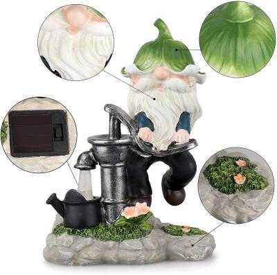 China Hot Selling Europe Amazon Dwarf Polyresin Lawn Decoration Funny Gnome Outdoor Cute Garden Dwarf Solar Light for sale